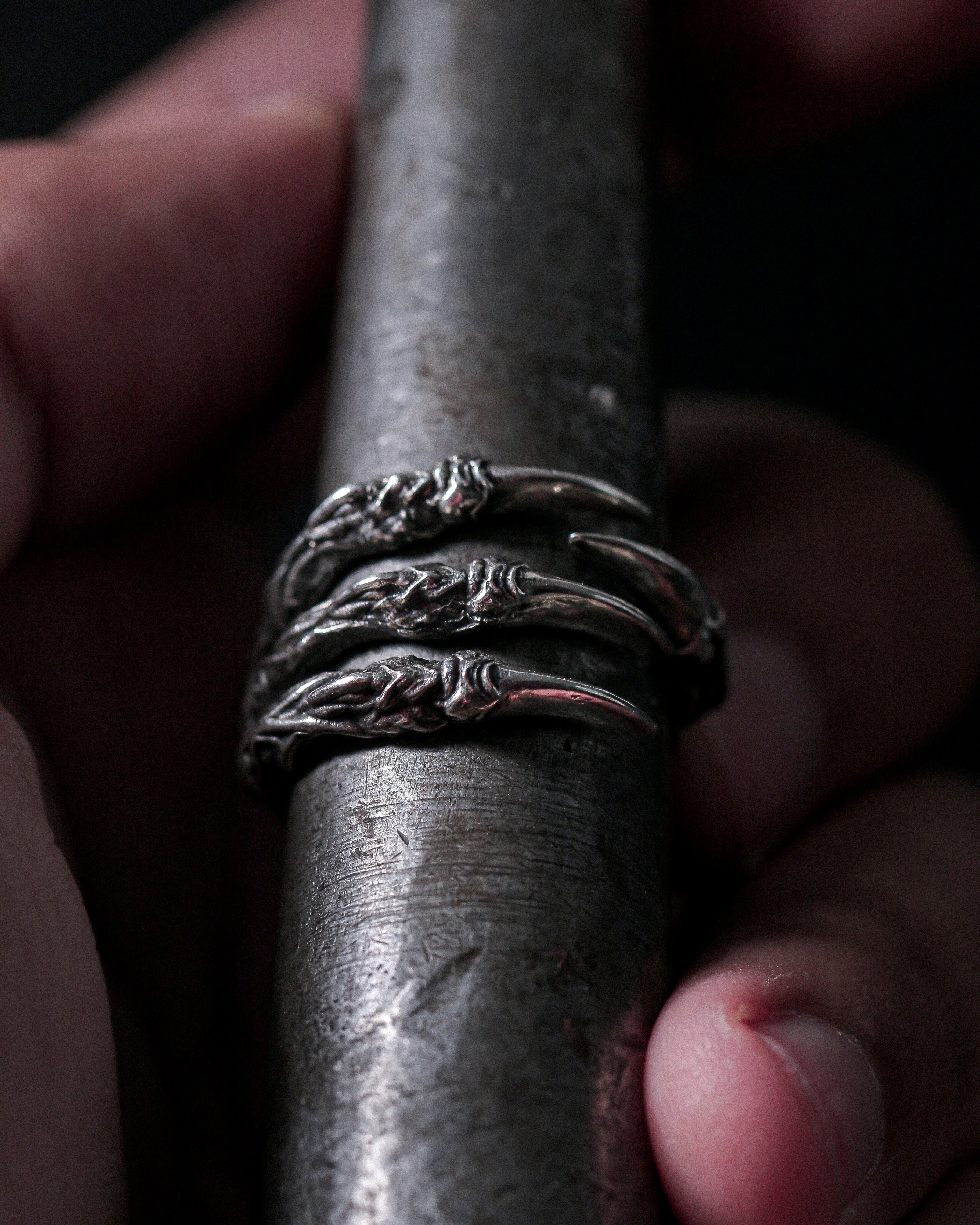 CLAW RING